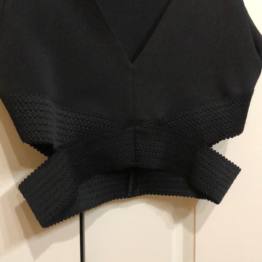 Express Crop Top - Picture 9 of 9